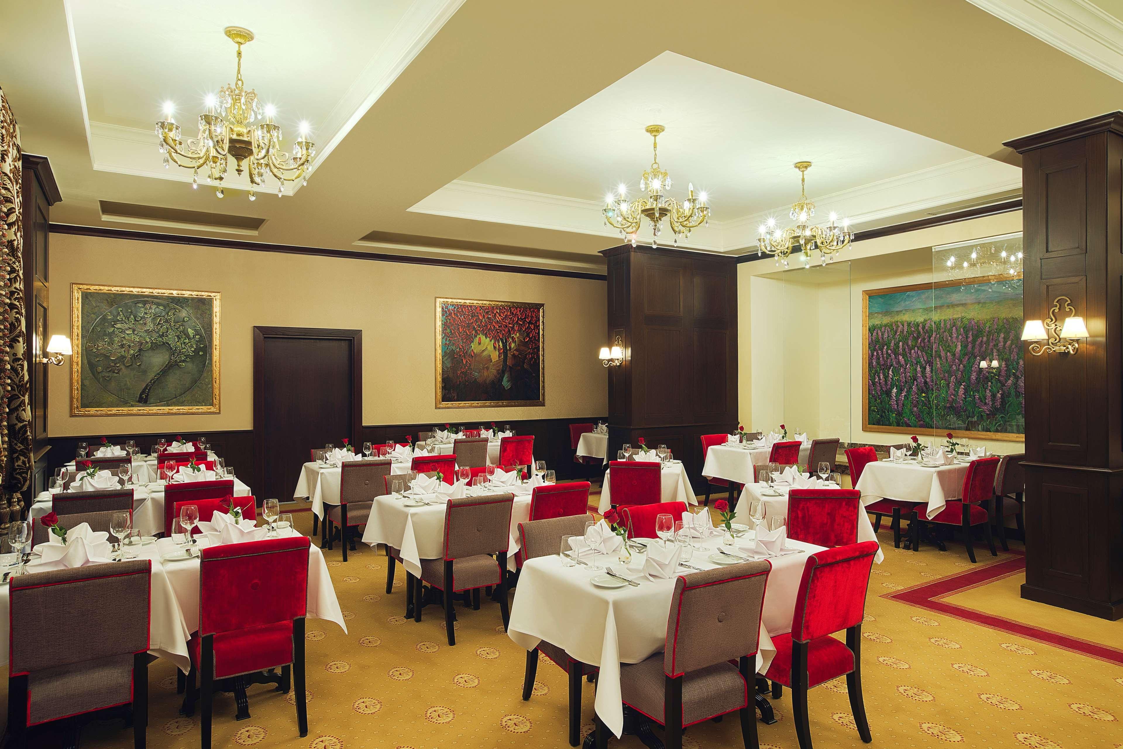 로열 맥심 팰리스 켐핀스키 카이로 외부 사진 Restaurant